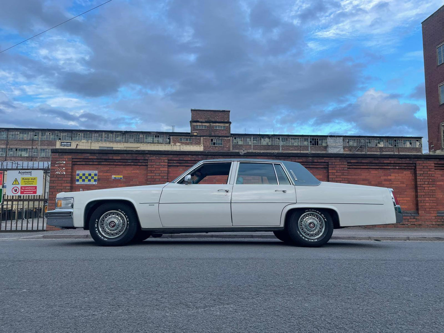 Cadillac Sedan De Ville