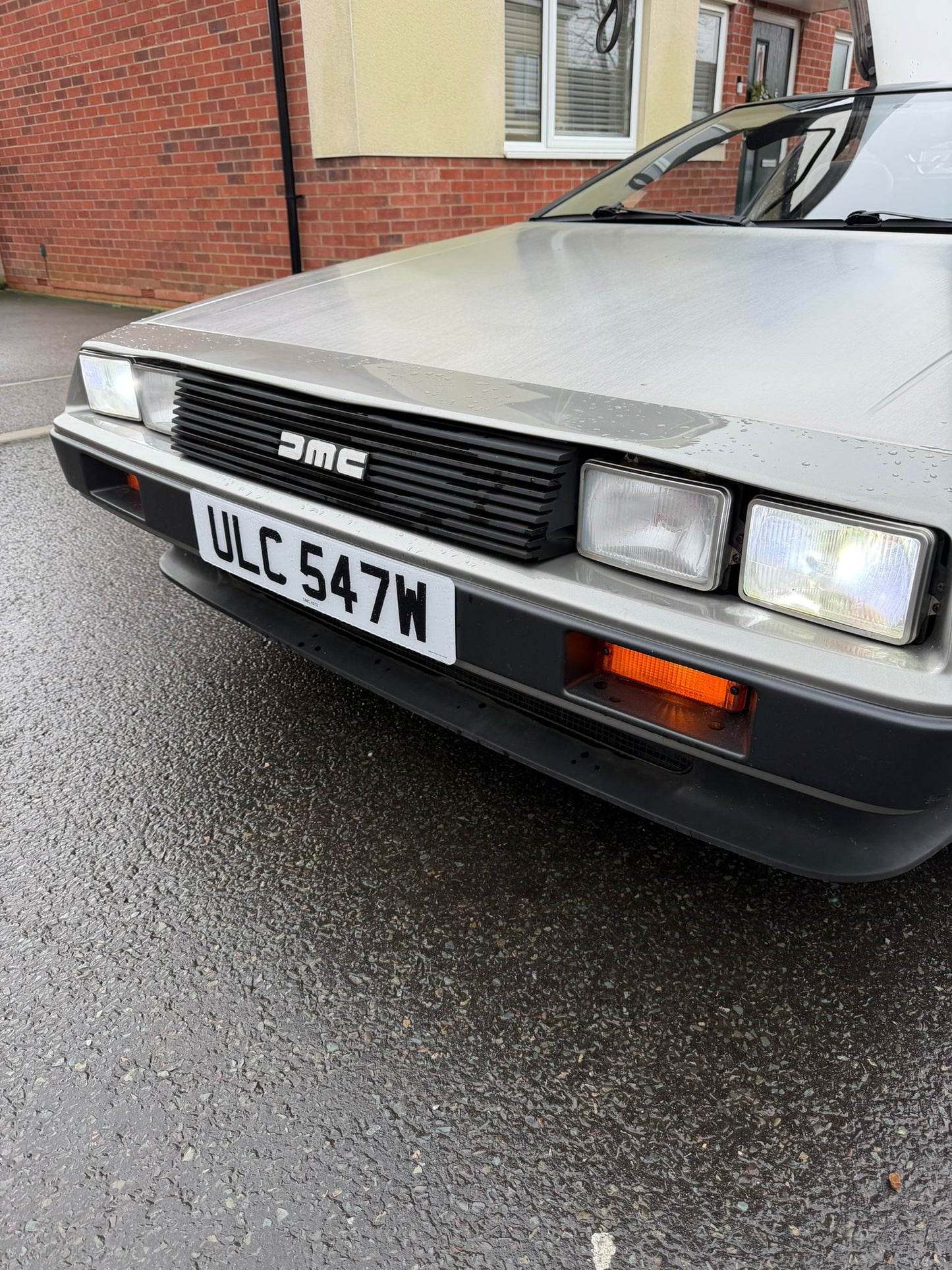 DeLorean DMC-12