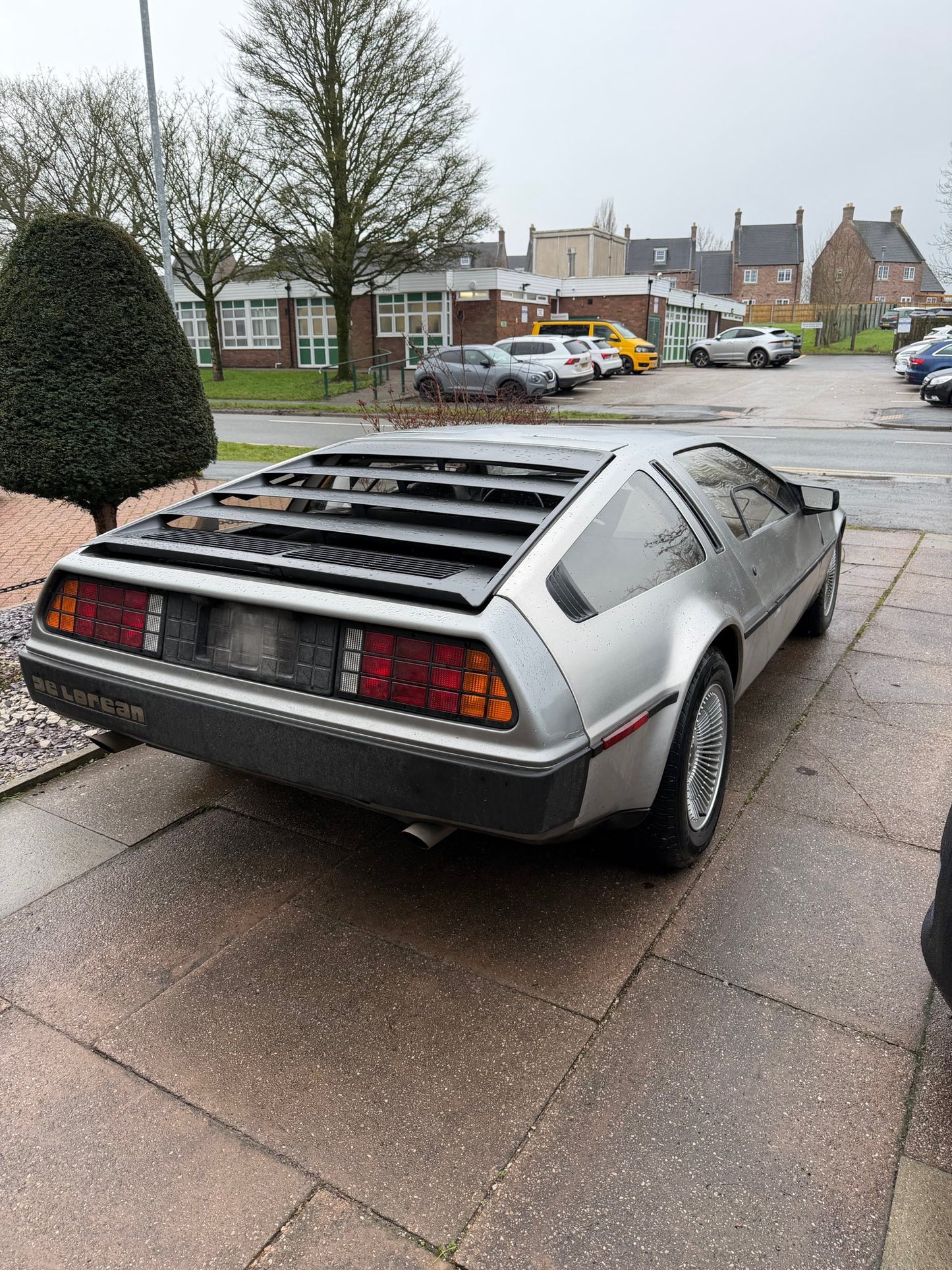 DeLorean DMC-12