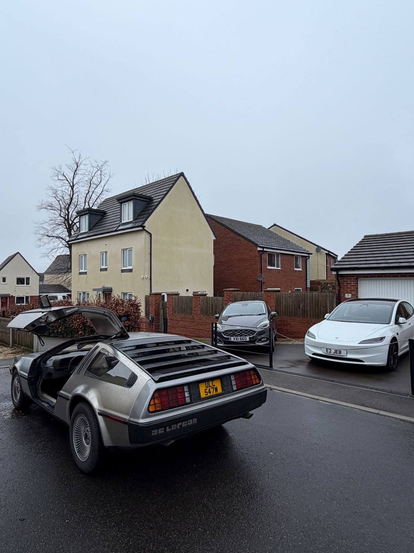 DeLorean DMC-12