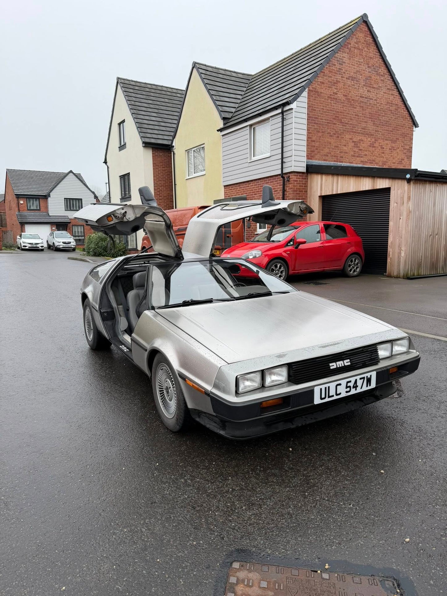 DeLorean DMC-12