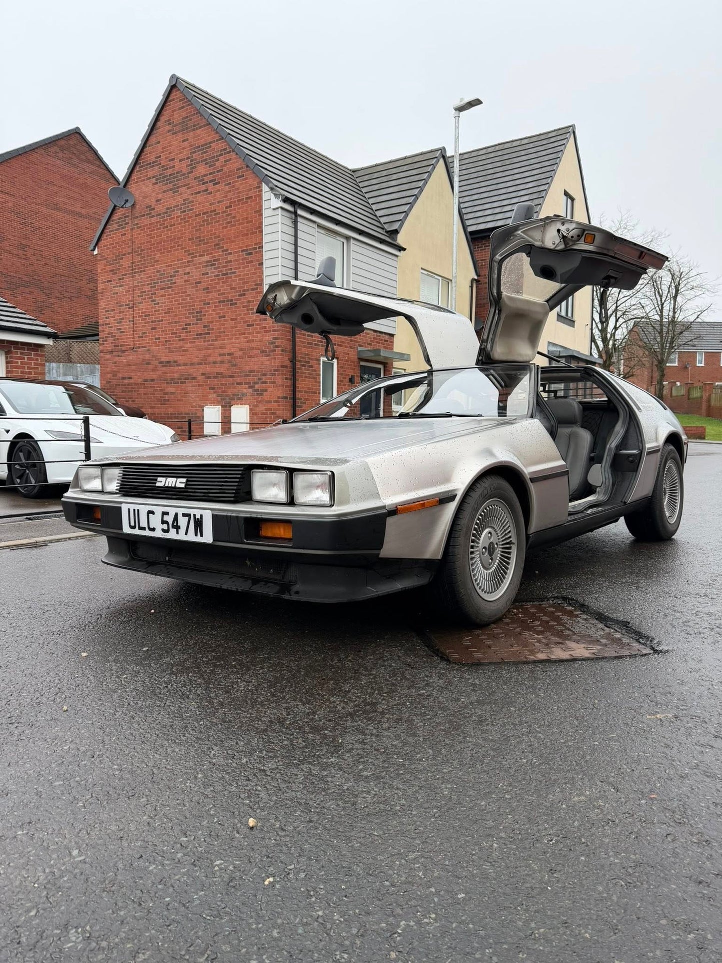 DeLorean DMC-12