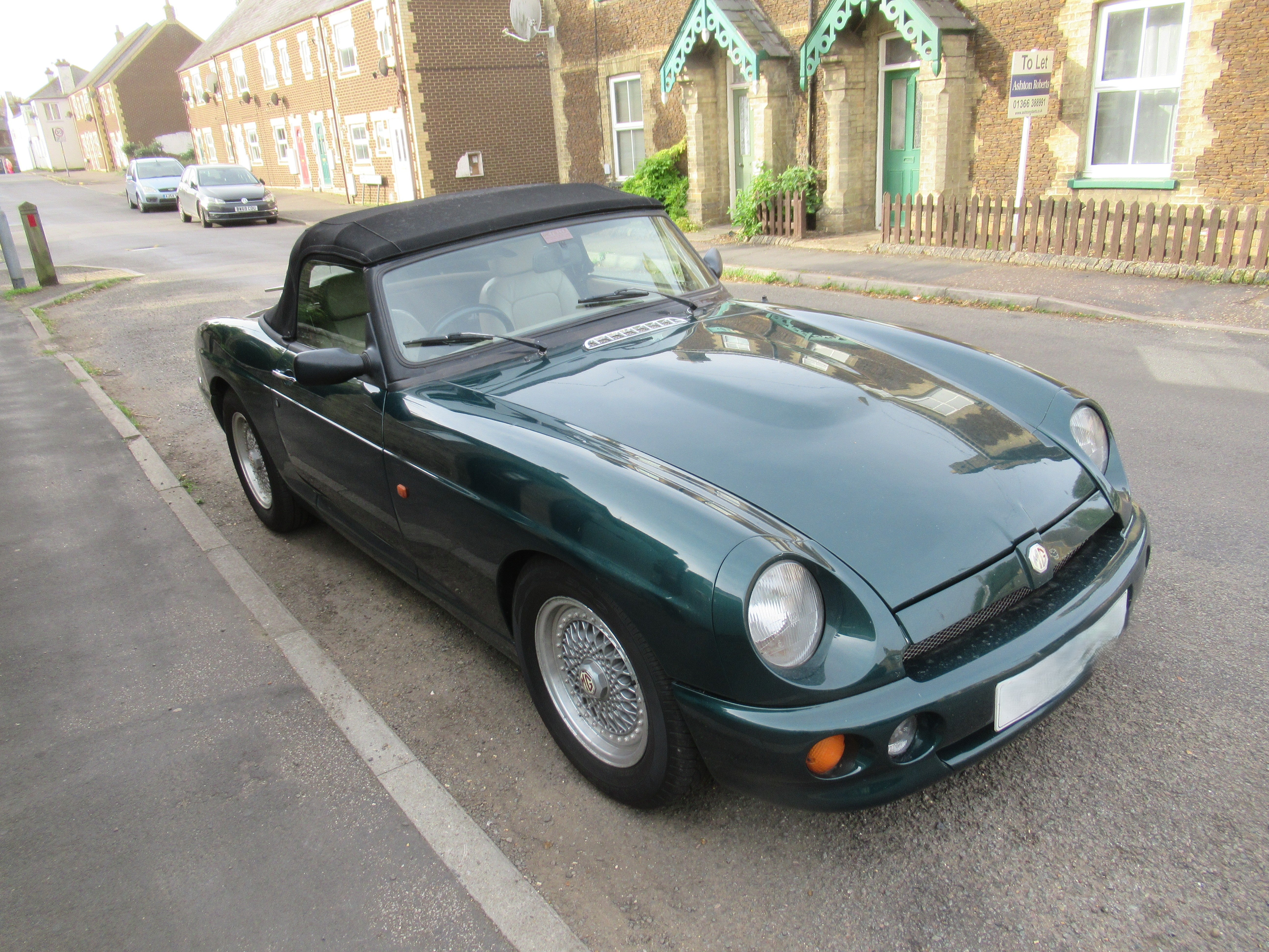 MG RV8 – carsonscreen