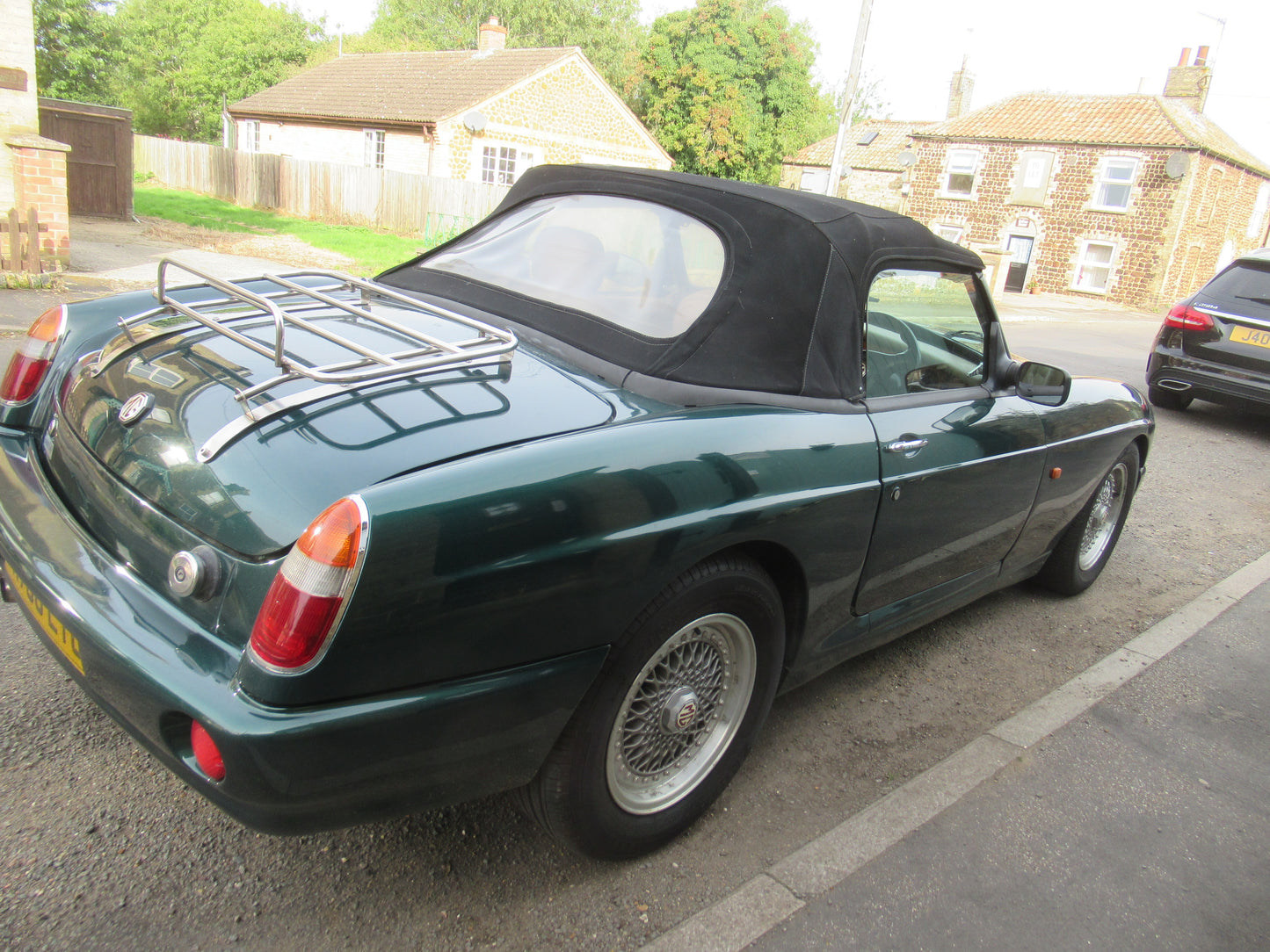 MG RV8