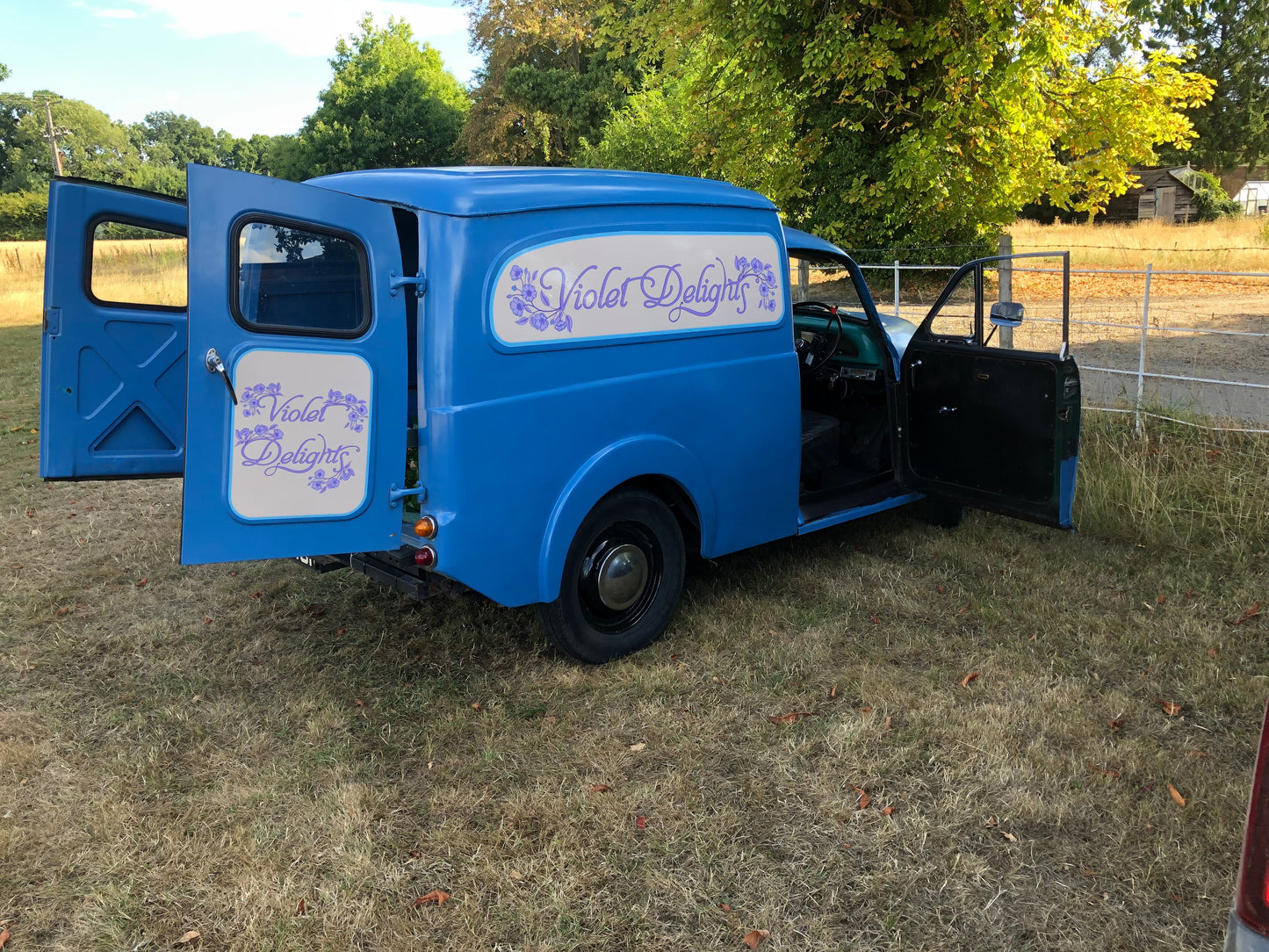Austin Morris Van
