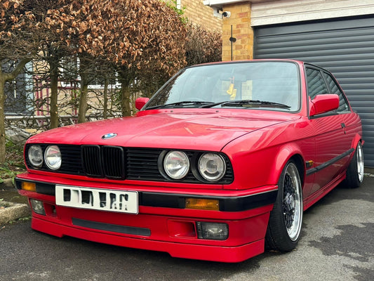BMW E30 320i