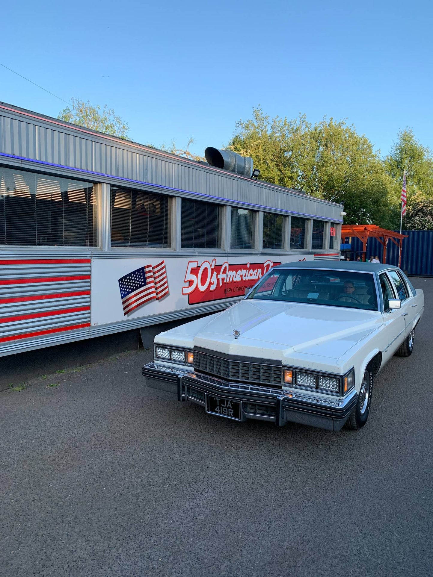 Cadillac Sedan De Ville