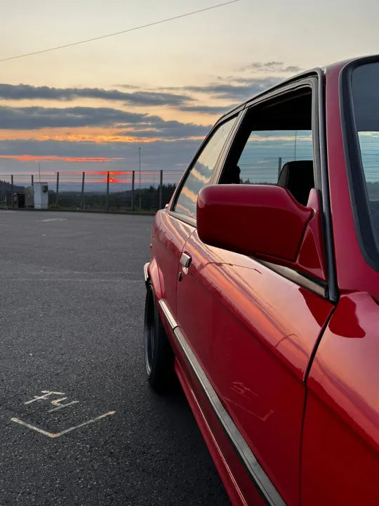 BMW E30 320i SE