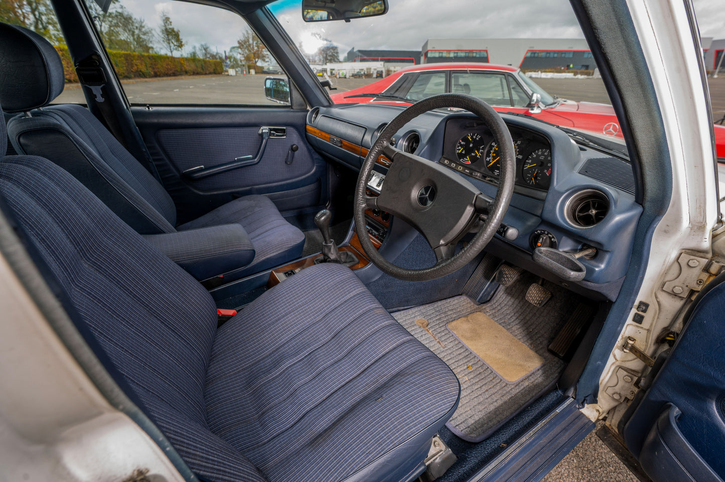 Mercedes Benz W123 200