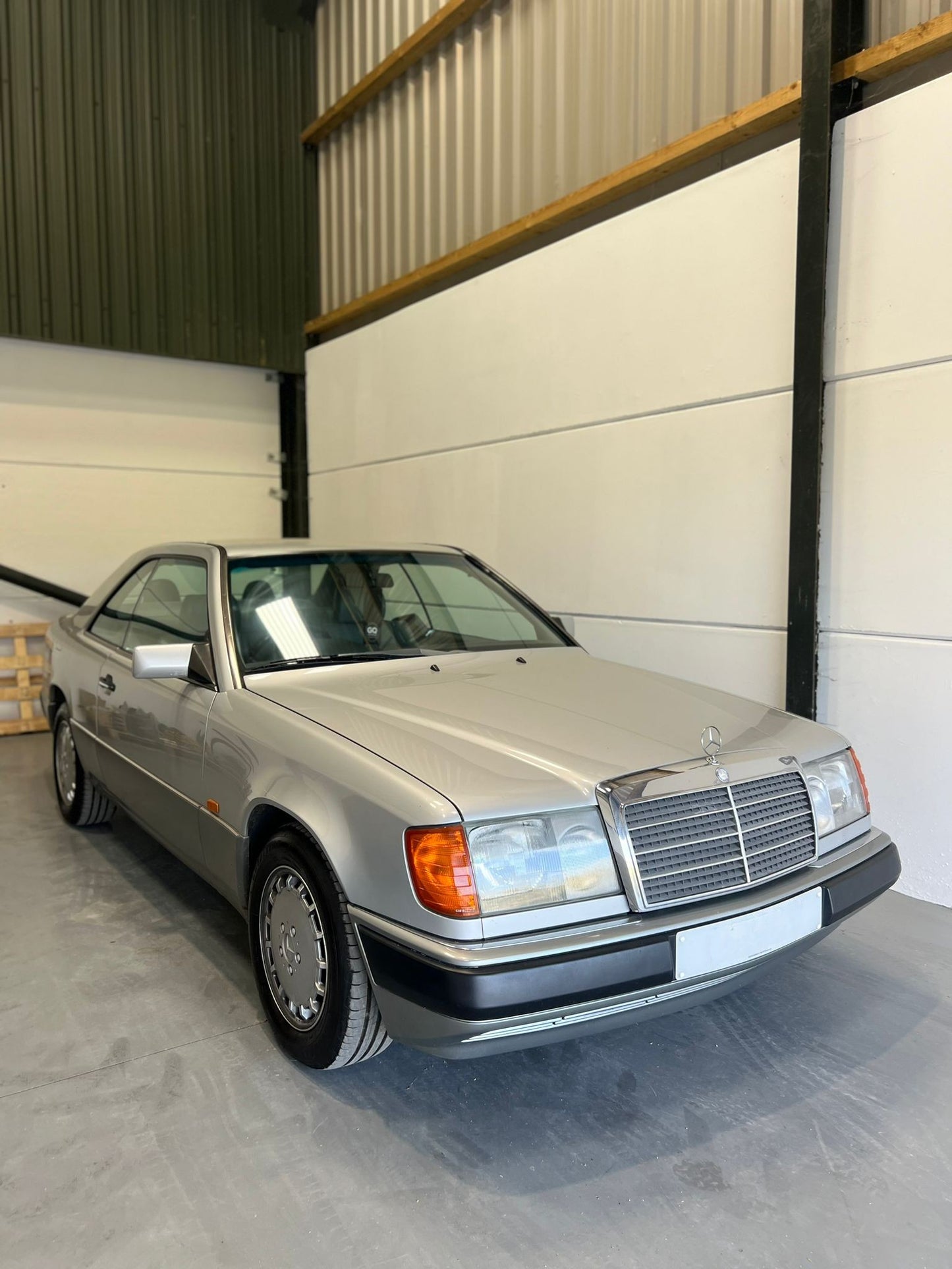 Mercedes Benz 230CE